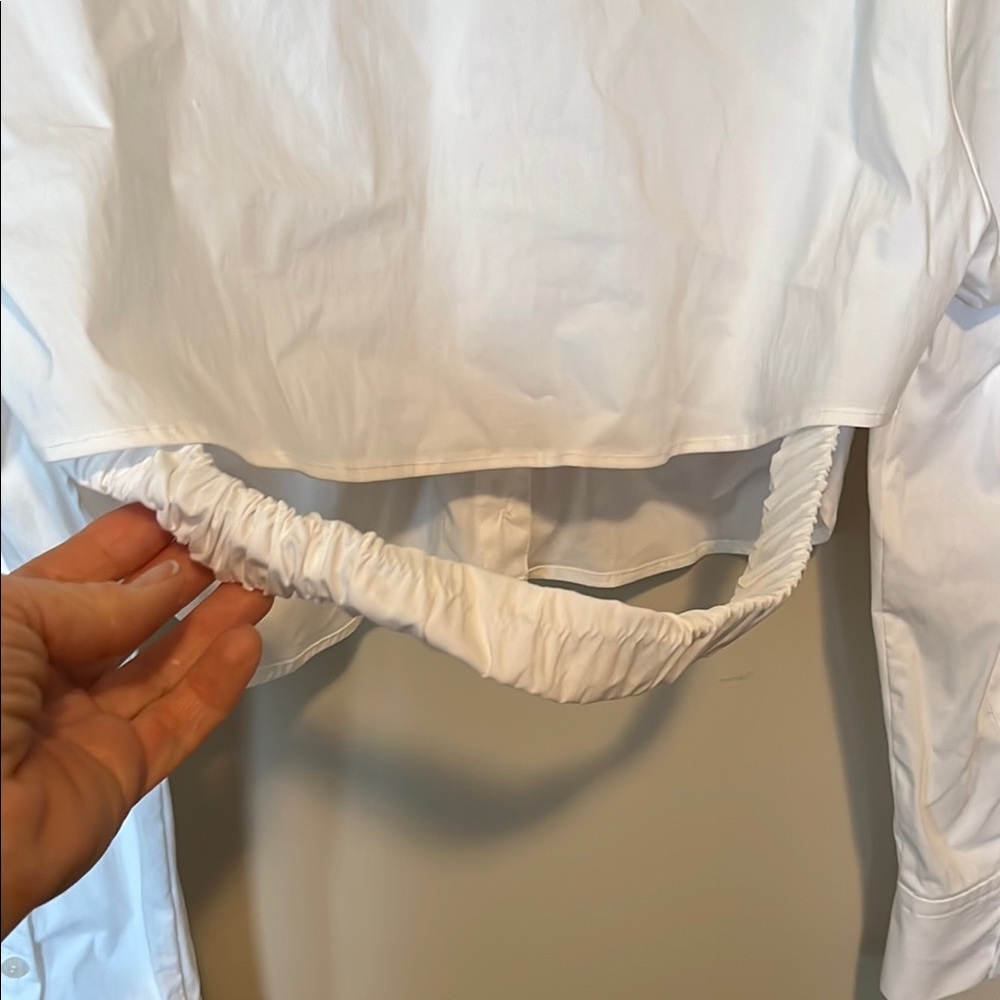 Zara White Long Sleeve Cropped Button Down Shirt